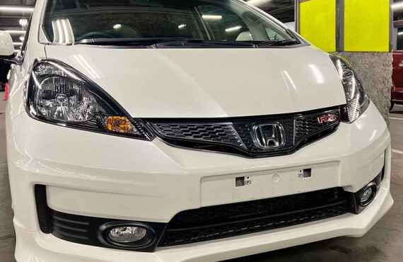 大阪市此花区のお客様よりFIT RS 10th Anniversaryを買取りさせていただきました。ハッピーカーズ南大阪店